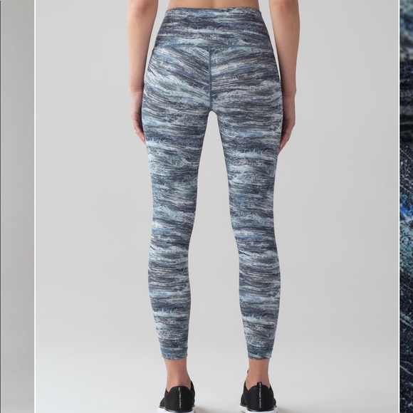 🛑sold🛑 Lululemon Wunder Under 25” - Picture 6 of 7